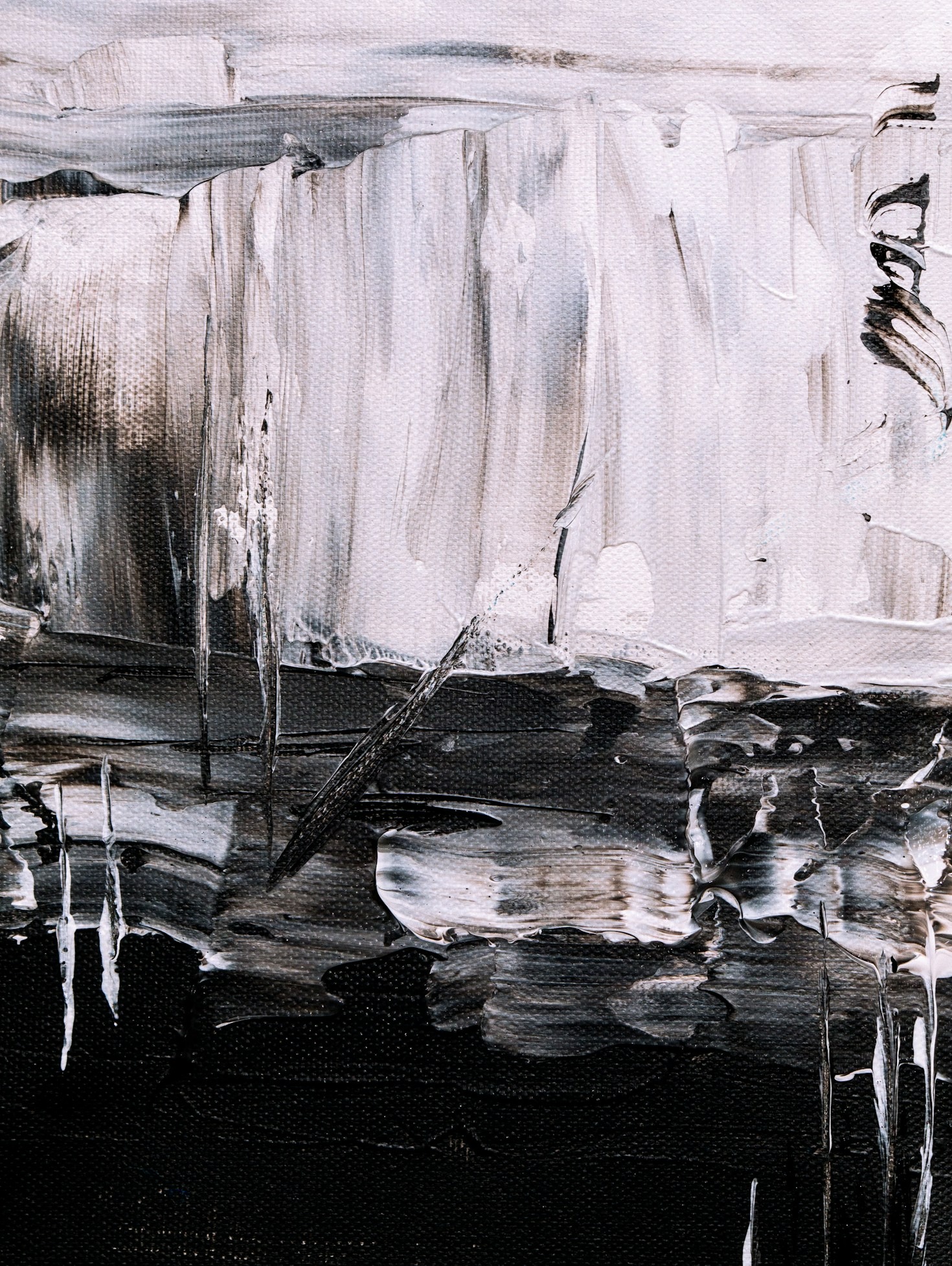5 Must-Have Abstract Art Pieces for Your Home